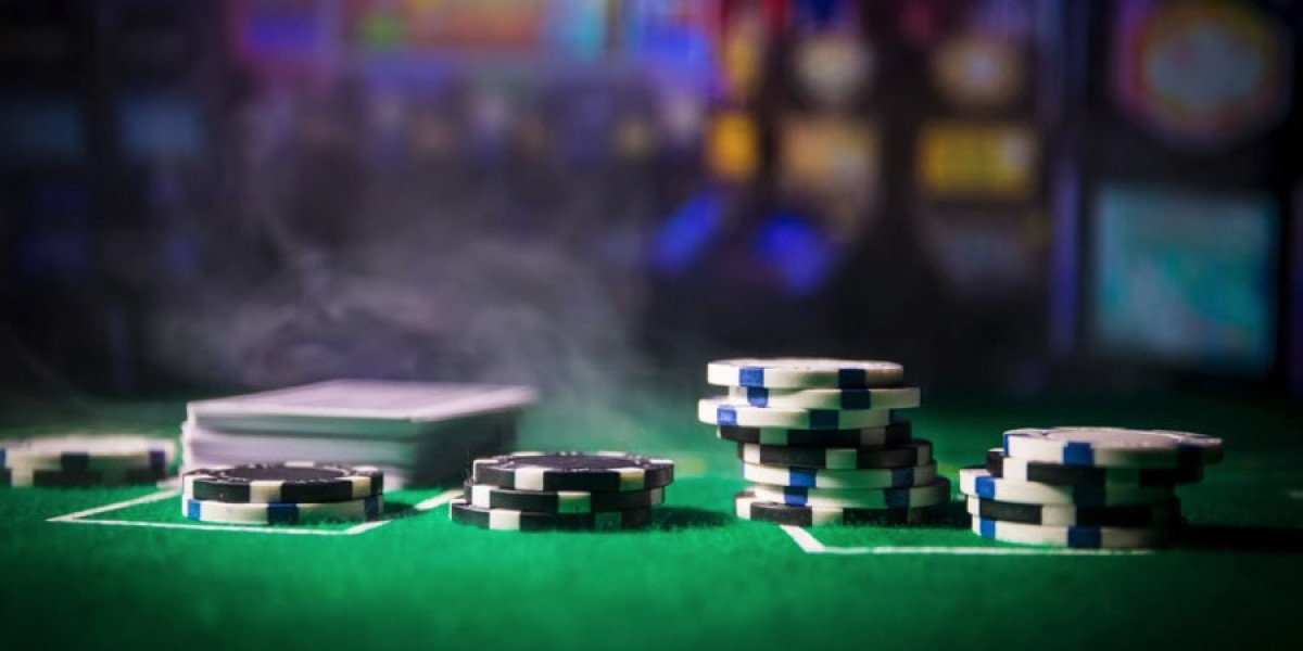 Rolling the Digital Dice: A Foray into Online Casino Wonderland